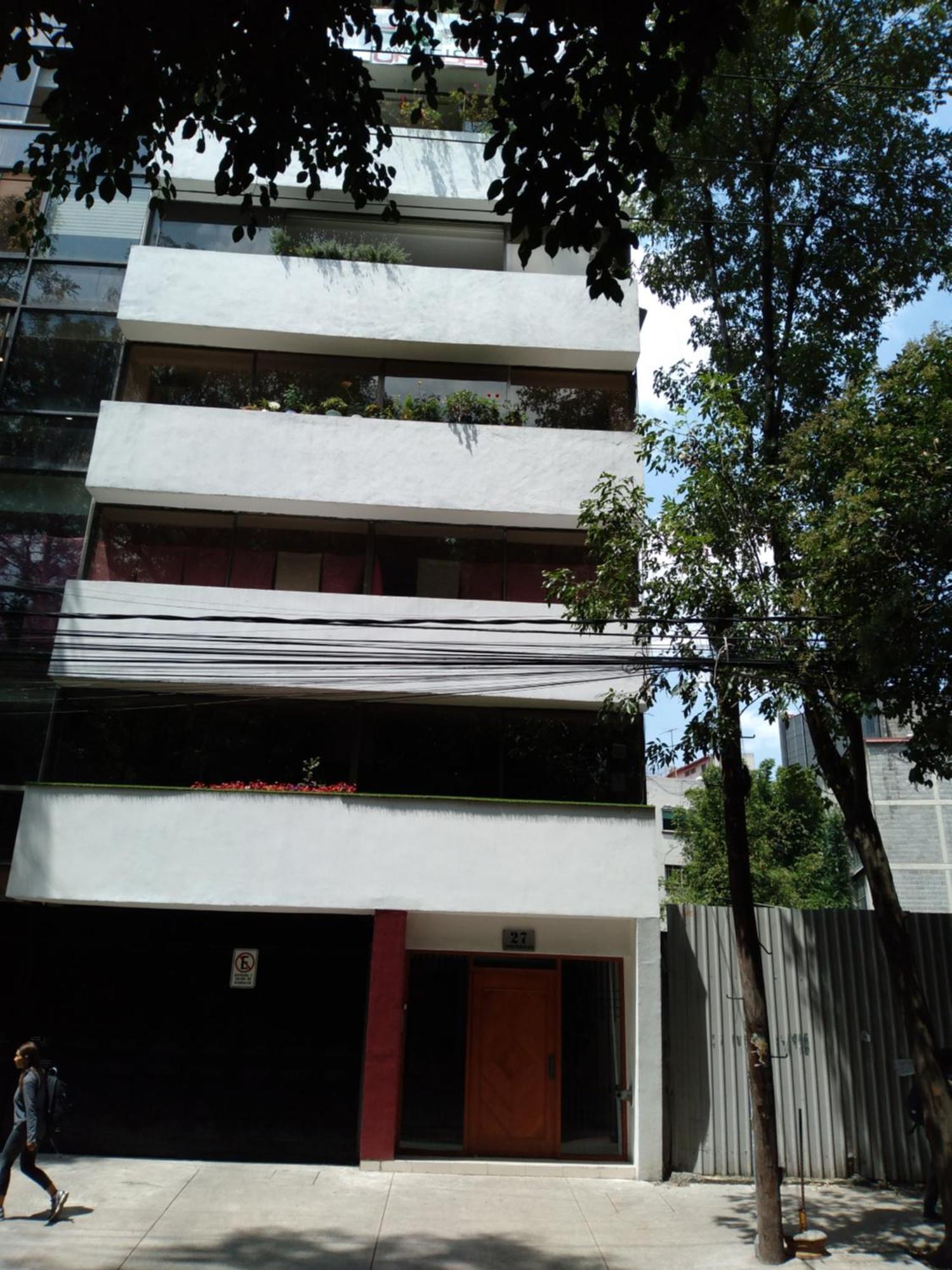 Charming Sunny Bedroom Overlooking Beautiful Amsterdam Avenue In Best Condesa Area 墨西哥城 外观 照片